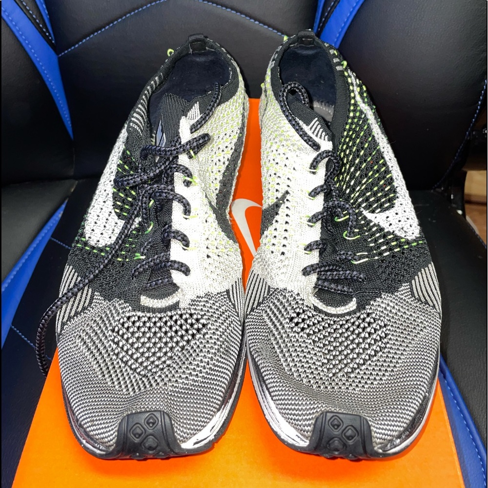 Nike Flyknit Racer - Picture 4 of 5